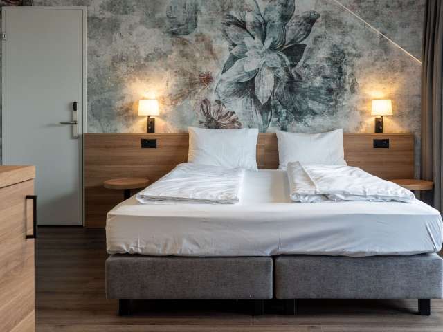 Bett, Doppelzimmer, Einrichtung, Gin, Hotel Loge, Kino, MICE, MICE Partner, Räumlichkeiten, Tapete, Unterkunft, Zimmer