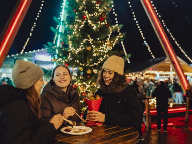Advent, Freundinnen, Genuss, Streetfood, Weihnachten, Weihnachtsmarkt, Weihnachtszeit, Winter